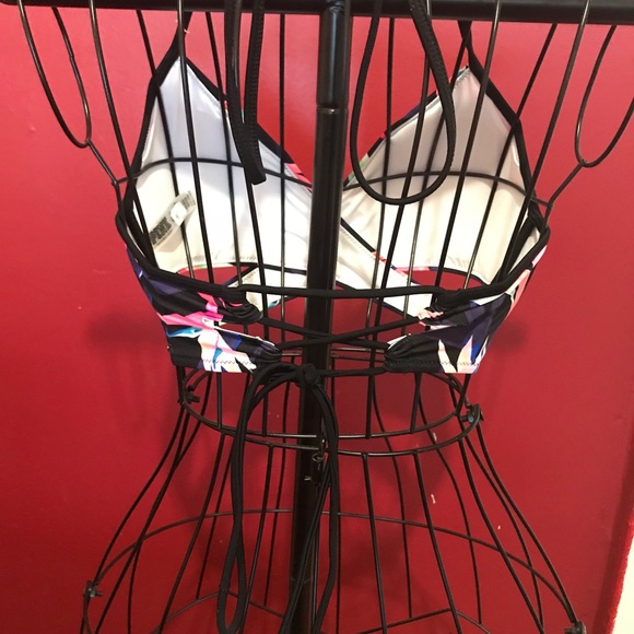 VSPINK WRAP BIKINI TOP NWOT - Picture 2 of 5